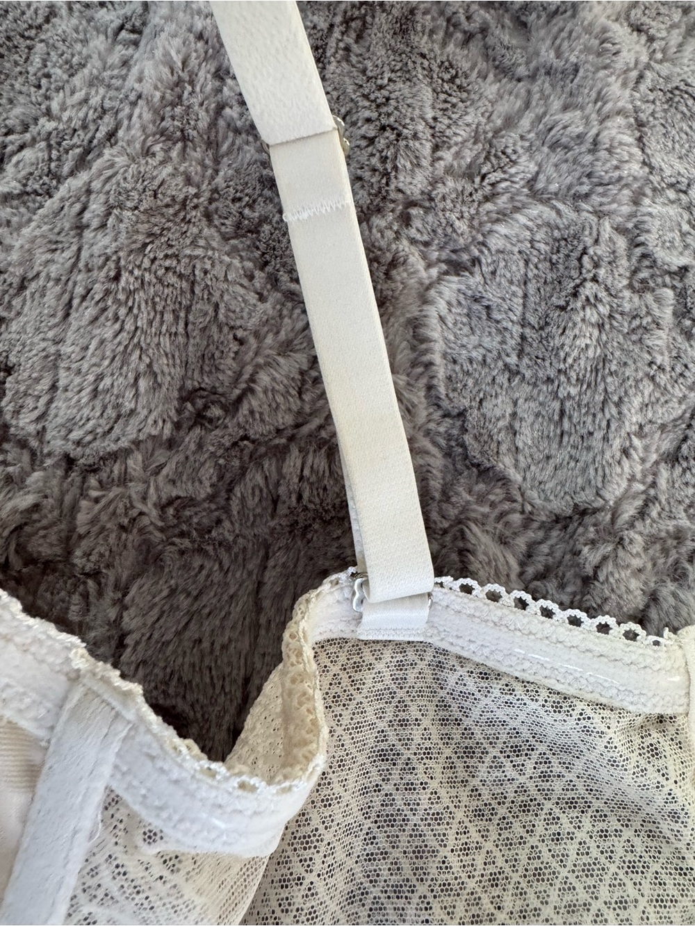 Victoria's Secret Cream Lace Longline Balconette Bra - Picture 9 of 9